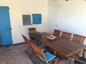 Outdoor dining