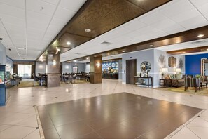 Unclassified image, 4 of 49, button - Portland Inn & Suites (Portland)