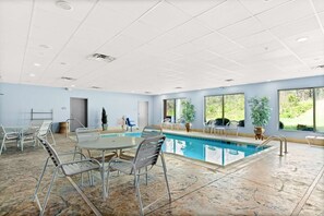 Unclassified image, 3 of 49, button - Portland Inn & Suites (Portland)