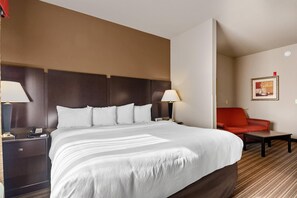 Desk, laptop workspace, iron/ironing board, free WiFi - Portland Inn & Suites (Portland)