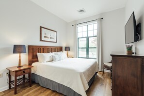 2 slaapkamers, een strijkplank/strijkijzer, gratis wifi, beddengoed