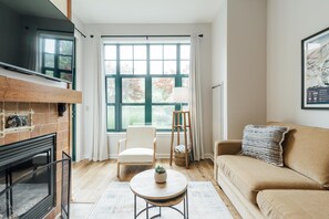 TV connectée, cheminée, baby-foot