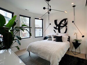 4 bedrooms, desk, free WiFi, bed sheets