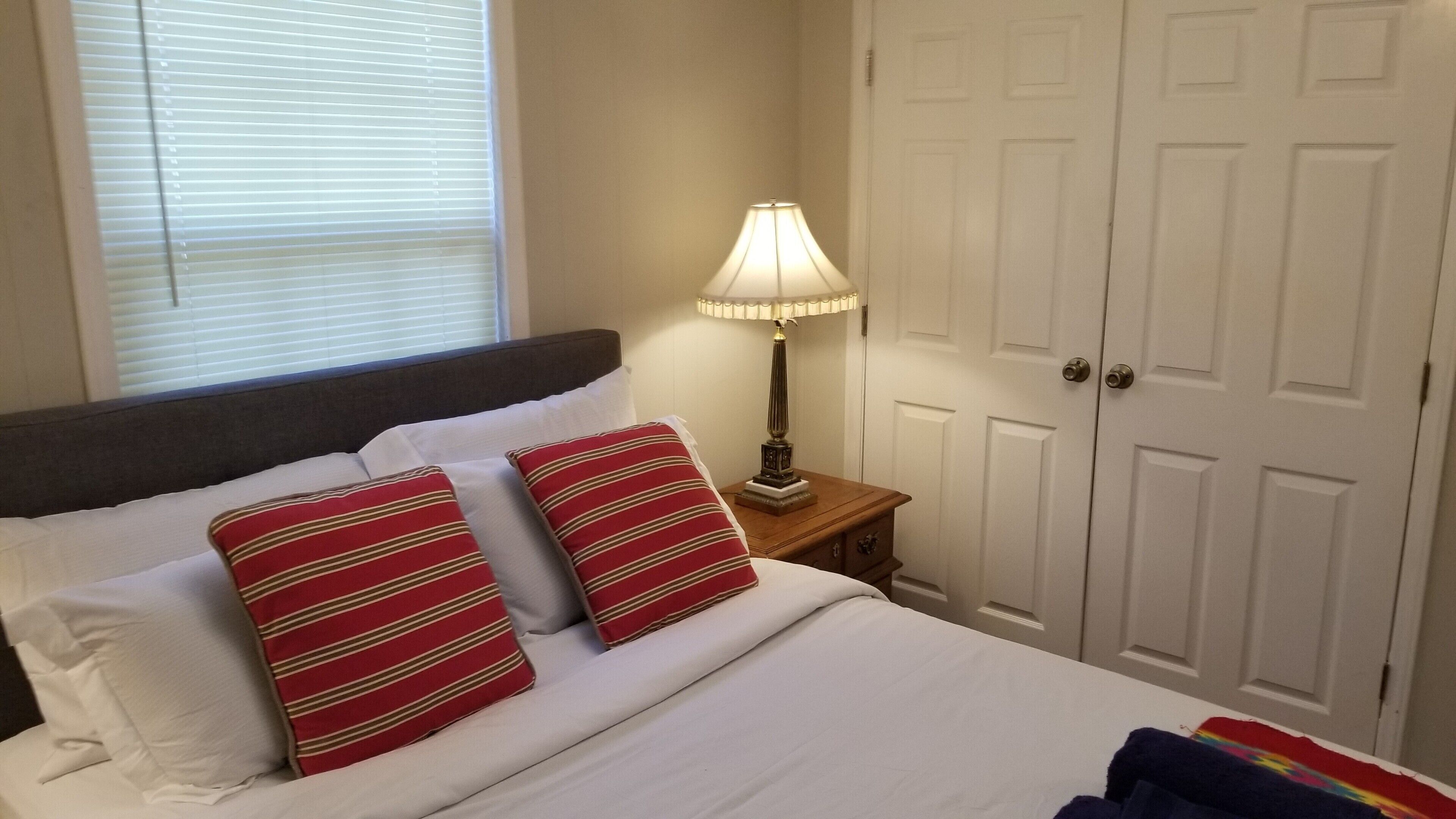 Charming Pet Friendly Downtown  Domicile 3.2miles to Duke Hospital 