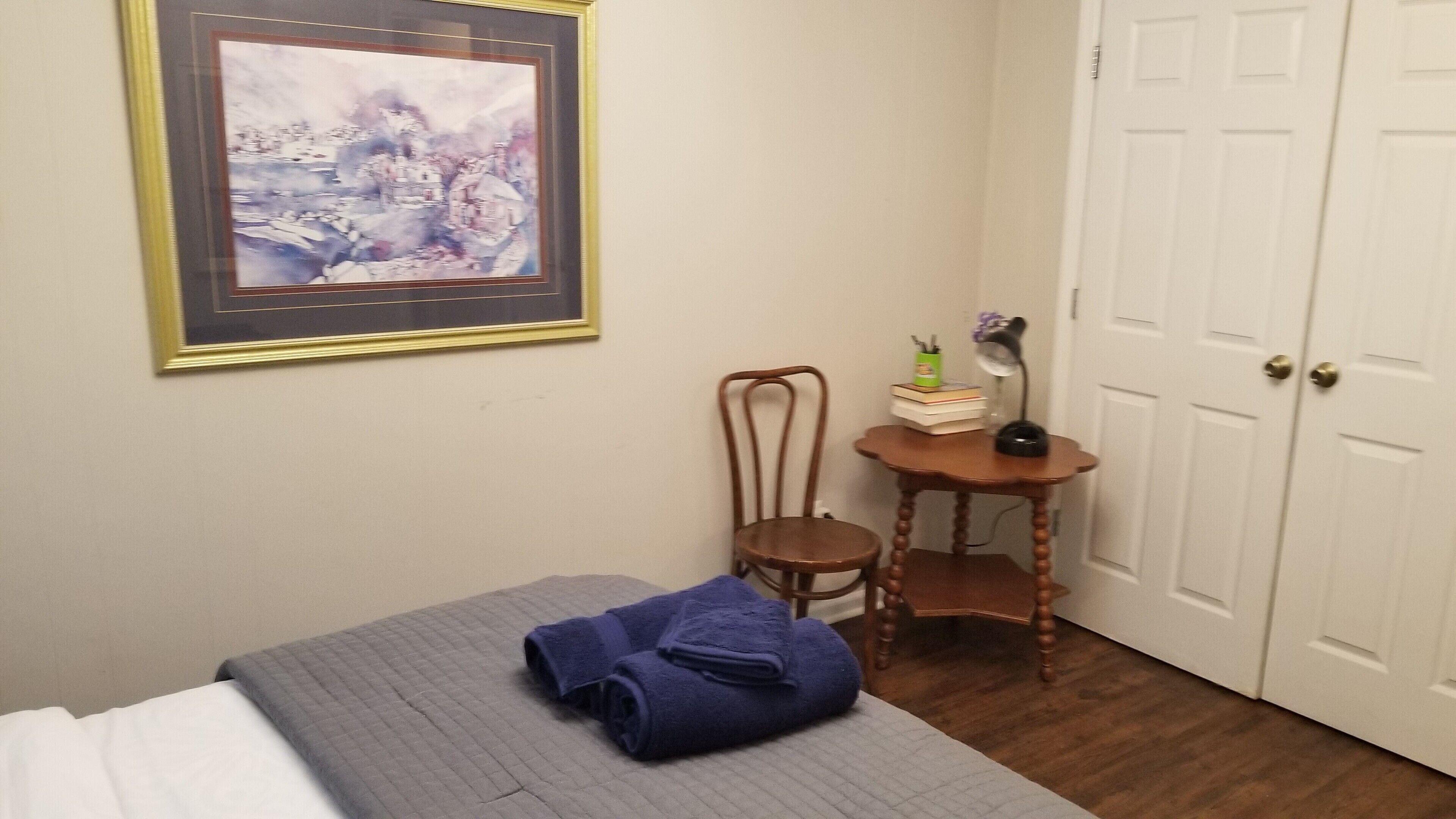 Charming Pet Friendly Downtown  Domicile 3.2miles to Duke Hospital 
