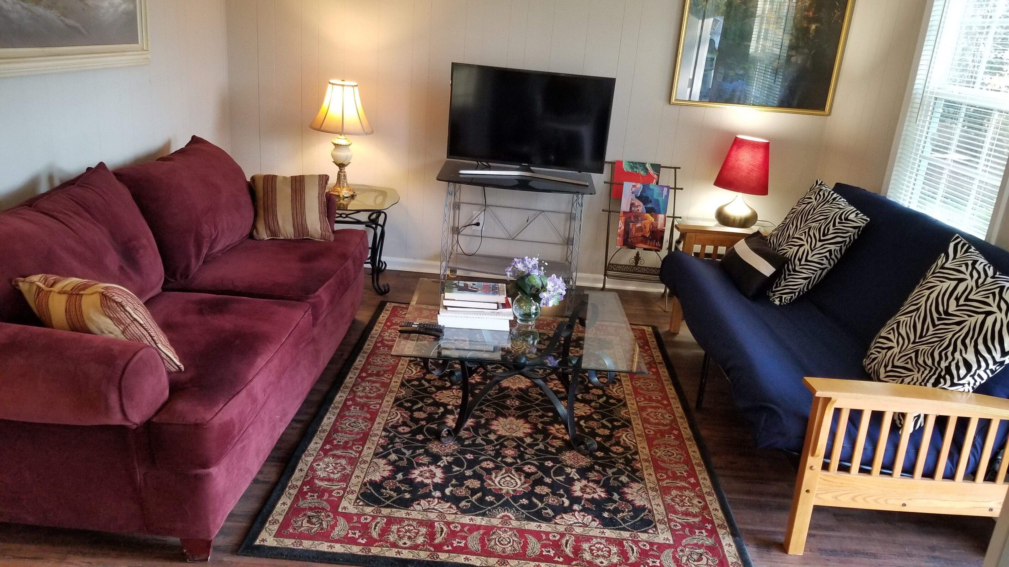 Charming Pet Friendly Downtown  Domicile 3.2miles to Duke Hospital 