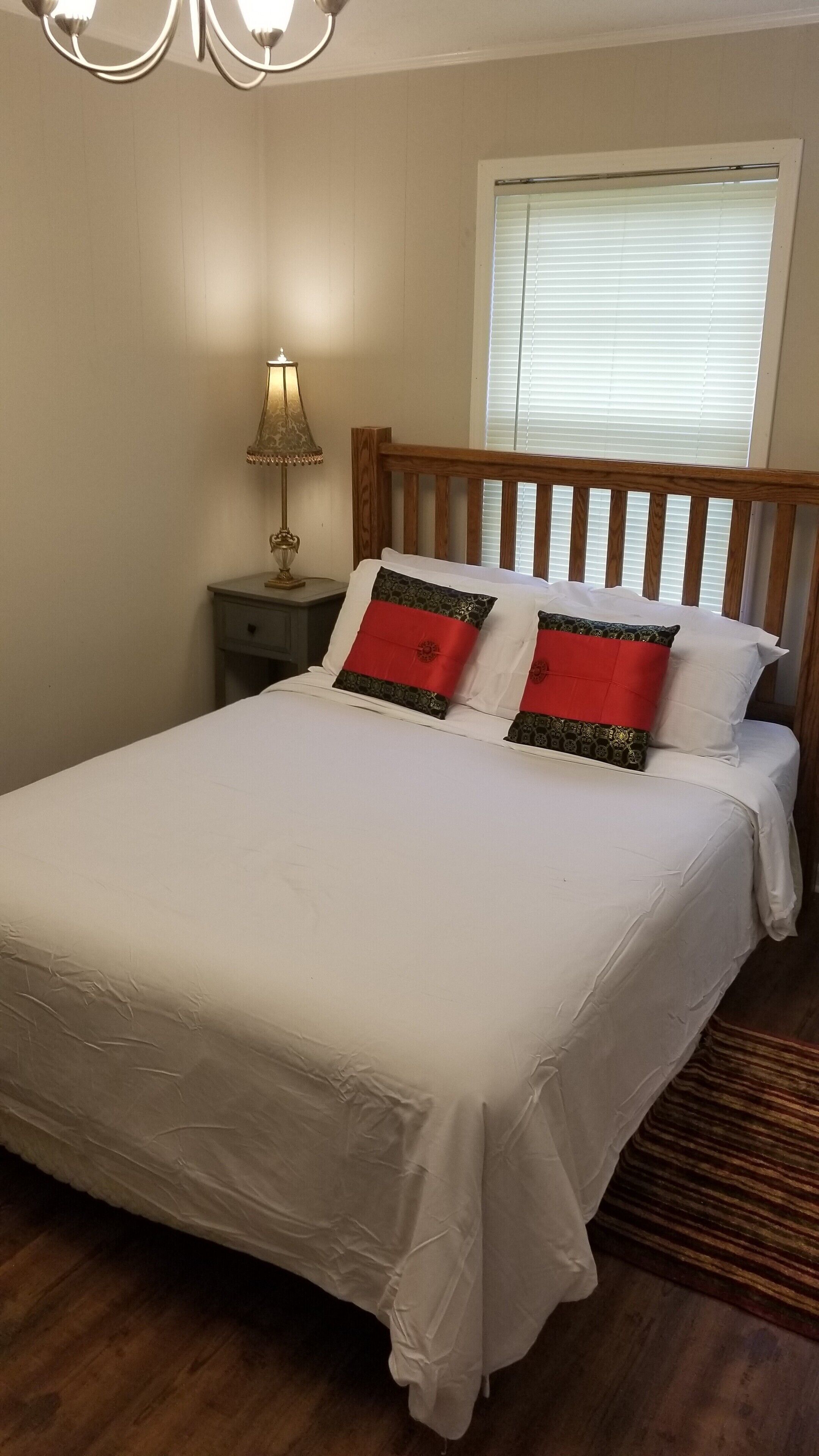 Cute Fenced Downtwn Domicile Pet Friendly near Duke Hospital