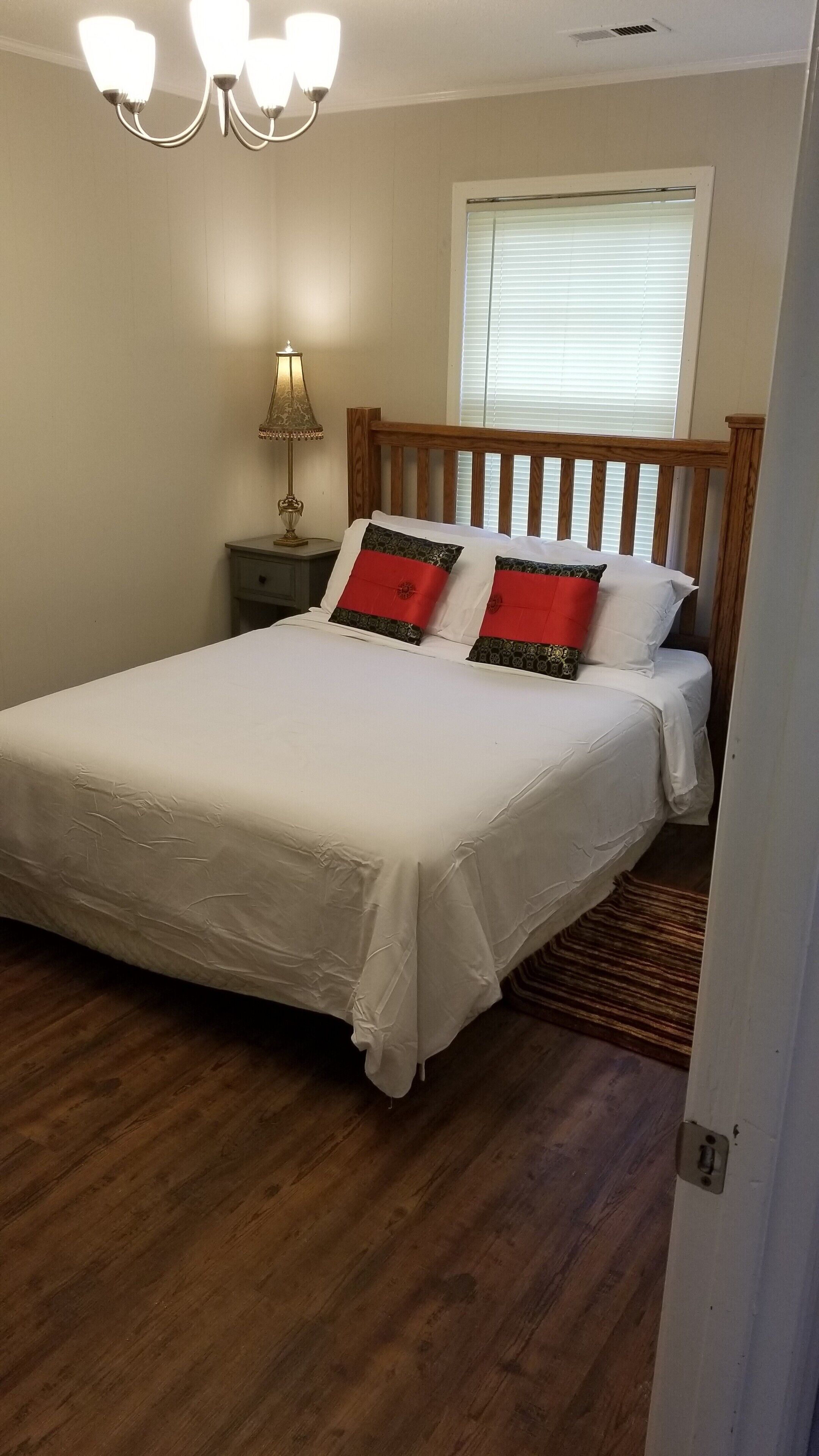 Cute Fenced Downtwn Domicile Pet Friendly near Duke Hospital