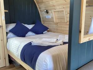 1 bedroom, free WiFi, bed sheets - 1 bedroom accommodation in Oban (Oban)