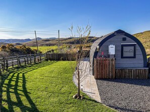 Property grounds - 1 bedroom accommodation in Oban (Oban)