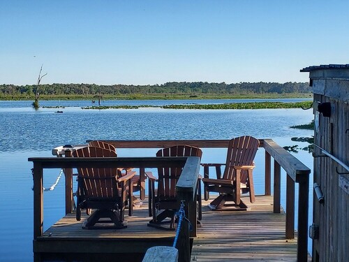 Lakefront Getaway! Relax • Spa • Dock • Kayaks • Firepit • Handicap Friendly