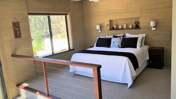 1 bedroom, bed sheets