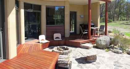 Secluded, luxury Rammed Earth Cabin