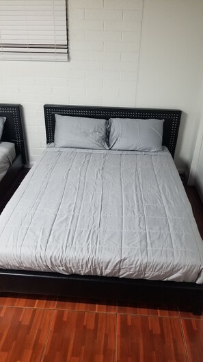 2 bedrooms, iron/ironing board, free WiFi, bed sheets