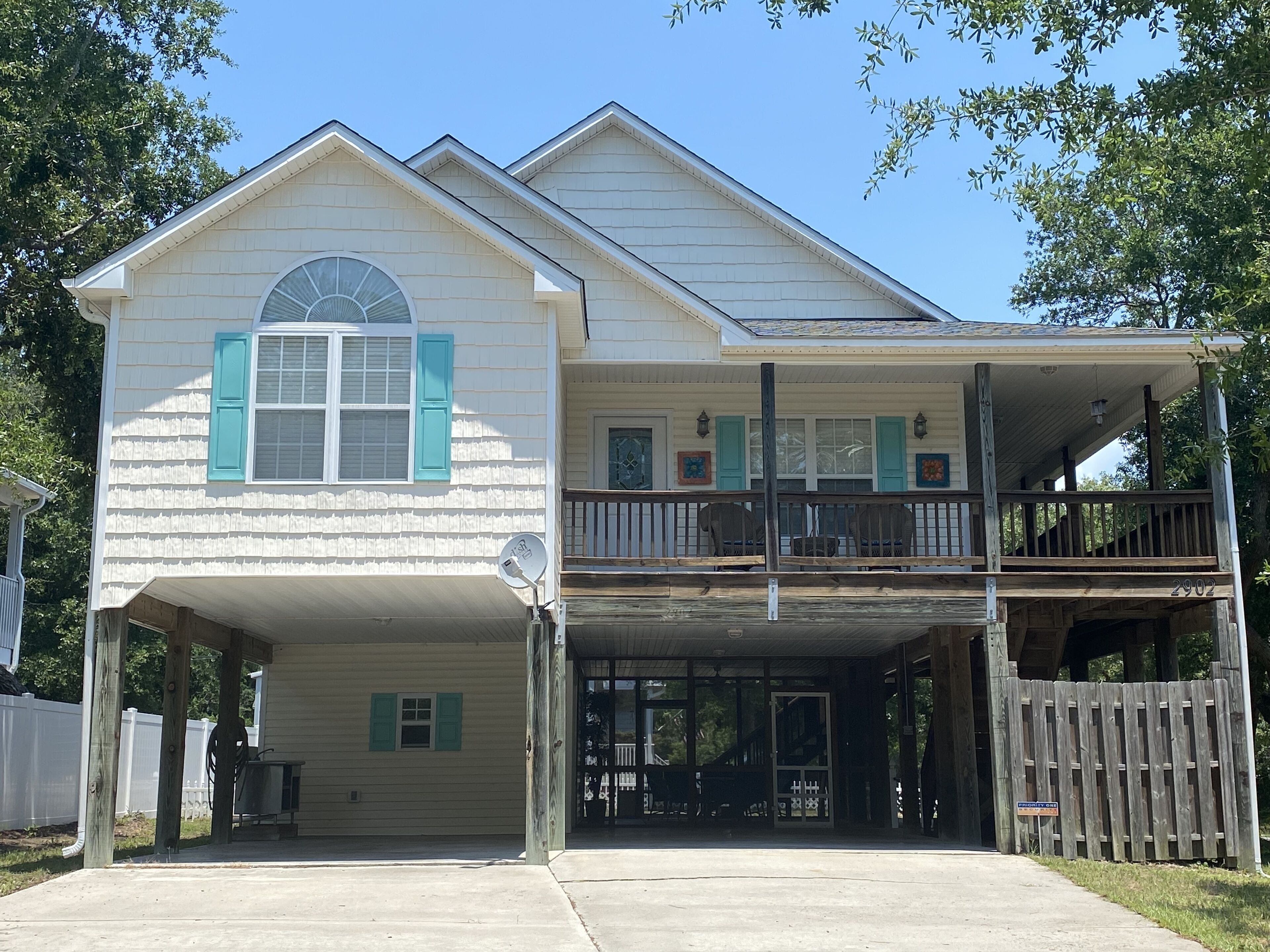 The Lazy Lemur Retreat - Entire house at the beach - West Oak Island