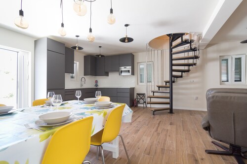 Villa Lali - Modern Villa near the sea in Lukoran