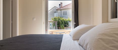 3 chambres, bureau, fer et planche Ă repasser, accĂšs au Wi-Fi (inclus)