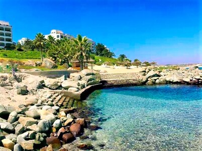 ★ Puerto Velero Primer Piso Primera Línea al lado de la Playa! ★