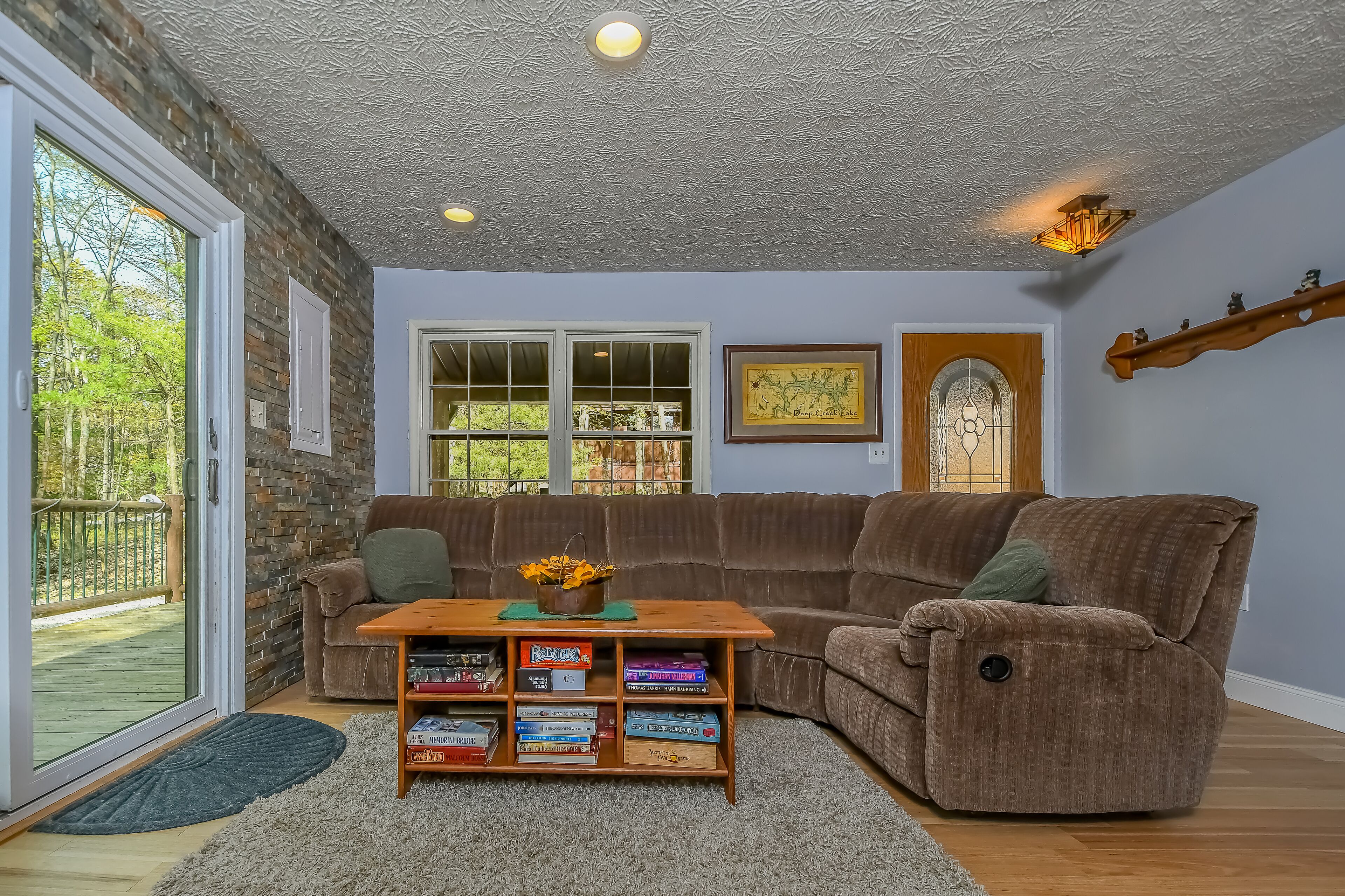 Sunflower | Pet Friendly, Lake Access, Hot Tub!