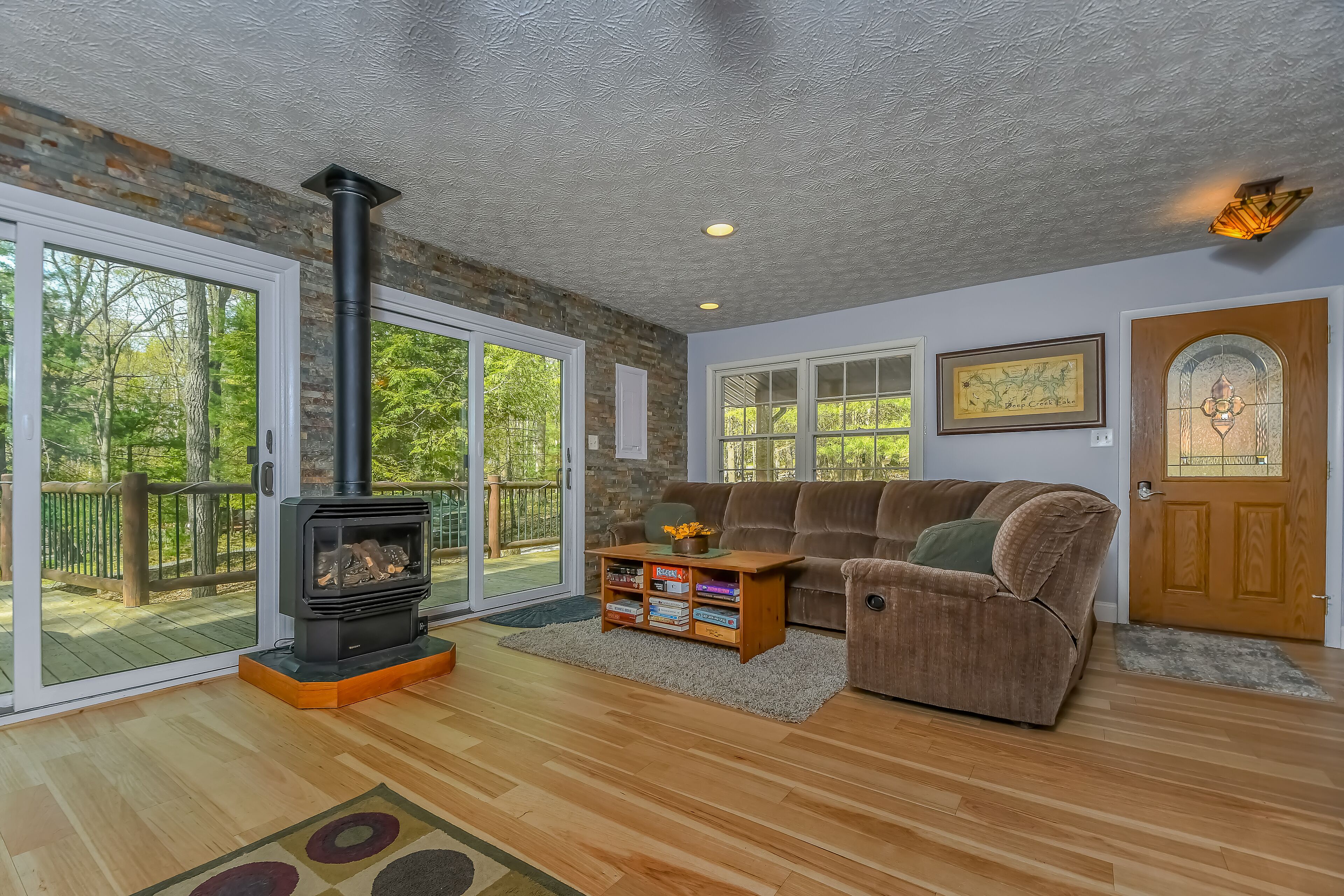 Sunflower | Pet Friendly, Lake Access, Hot Tub!