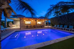 Outdoor pool - Casa Maria: 6 bedroom, 4 bath Villa with Pool next to Supermarket & Beach. (Jan Thiel)