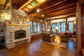Interior - Magical, stunning, secluded retreat on idyllic Lake Medora! (Copper Harbor)