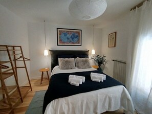 2 bedrooms, desk, iron/ironing board, free WiFi - Gîte T2 Aspres (Tautavel)