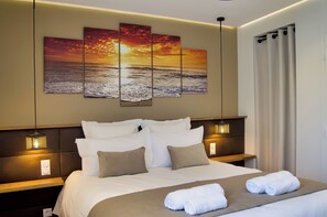 3 dormitorios, tabla de planchar con plancha, cuna de viaje