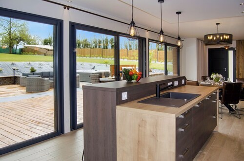 Villa Cosy, Piscine, Spa, Espace Détente (Sauna & Hammam) à 8 km des plages !