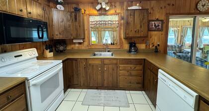 Knotty Pine - Private cabin nestled in the woods, fire pit, near CDP/ASV