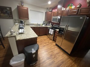 Private kitchen - Lake Kathleen Duplex (Renton)