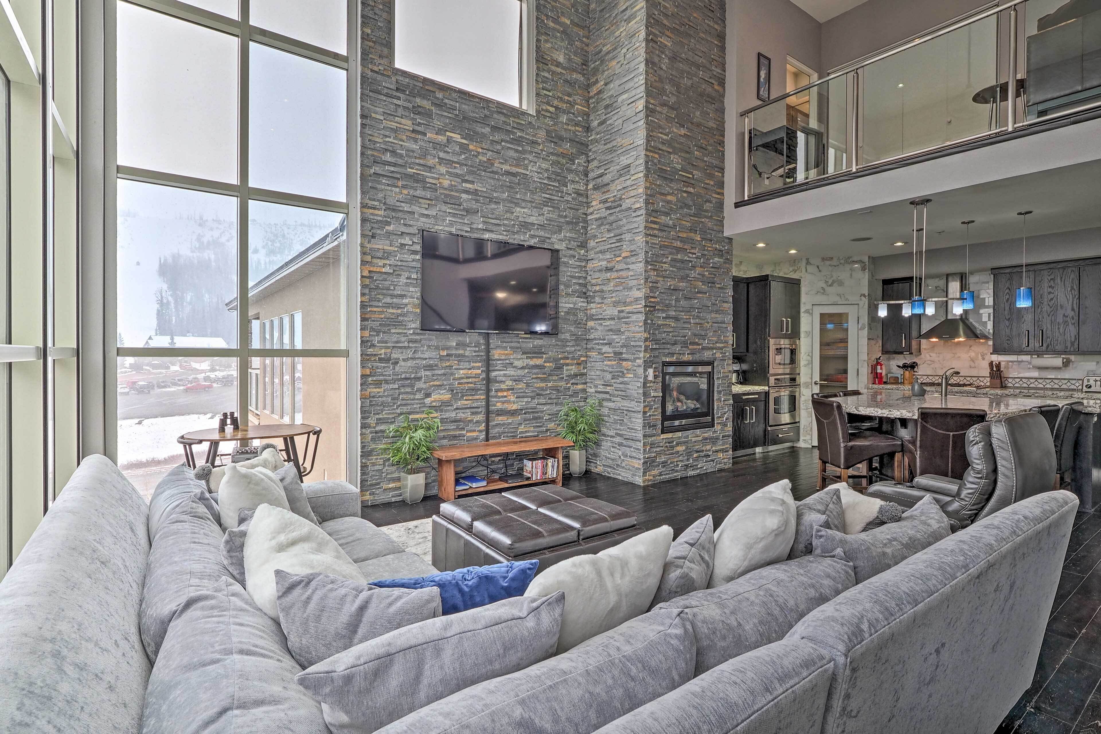 Luxe Brian Head Escape w/ Hot Tub & Mtn Views