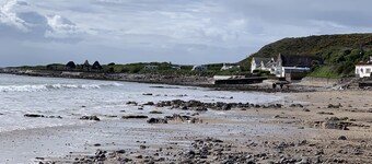 Oxwich View Cottage - short walk to Port Eynon beach and village amenities
