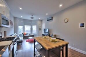 Interior - Attractive Modern Victorian Unit with 3 Features: AC, Great Walk Score & Loc (San Francisco)