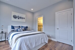 2 bedrooms, WiFi - Attractive Modern Victorian Unit with 3 Features: AC, Great Walk Score & Loc (San Francisco)