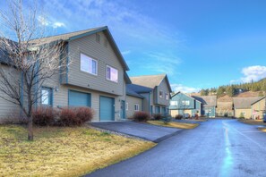 Exterior - Meadow Village condo w/hot tub & fireplace, close to Big Sky Resort - Firelight Cozy Chalet (Big Sky)