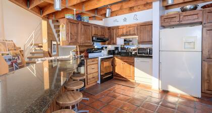 Ski in/out home w/private hot tub, sauna, fireplace & great views - Low Dog Mountain Chalet