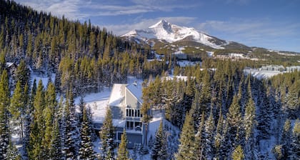 Ski in/out home w/private hot tub, sauna, fireplace & great views - Low Dog Mountain Chalet