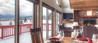 Home on Big Sky Golf Course w/private hot tub & stone fireplace - Little Coyote Lookout