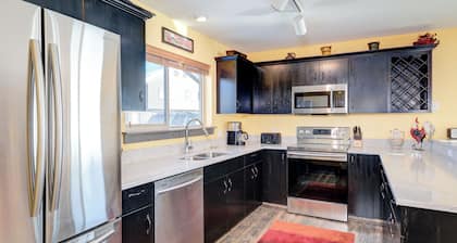 Family condo w/private hot tub & fireplace - Fire Mountain Chalet Big Sky Town Center