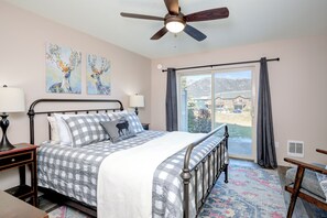 3 chambres, fer et planche à repasser, lit parapluie, Wi-Fi gratuit