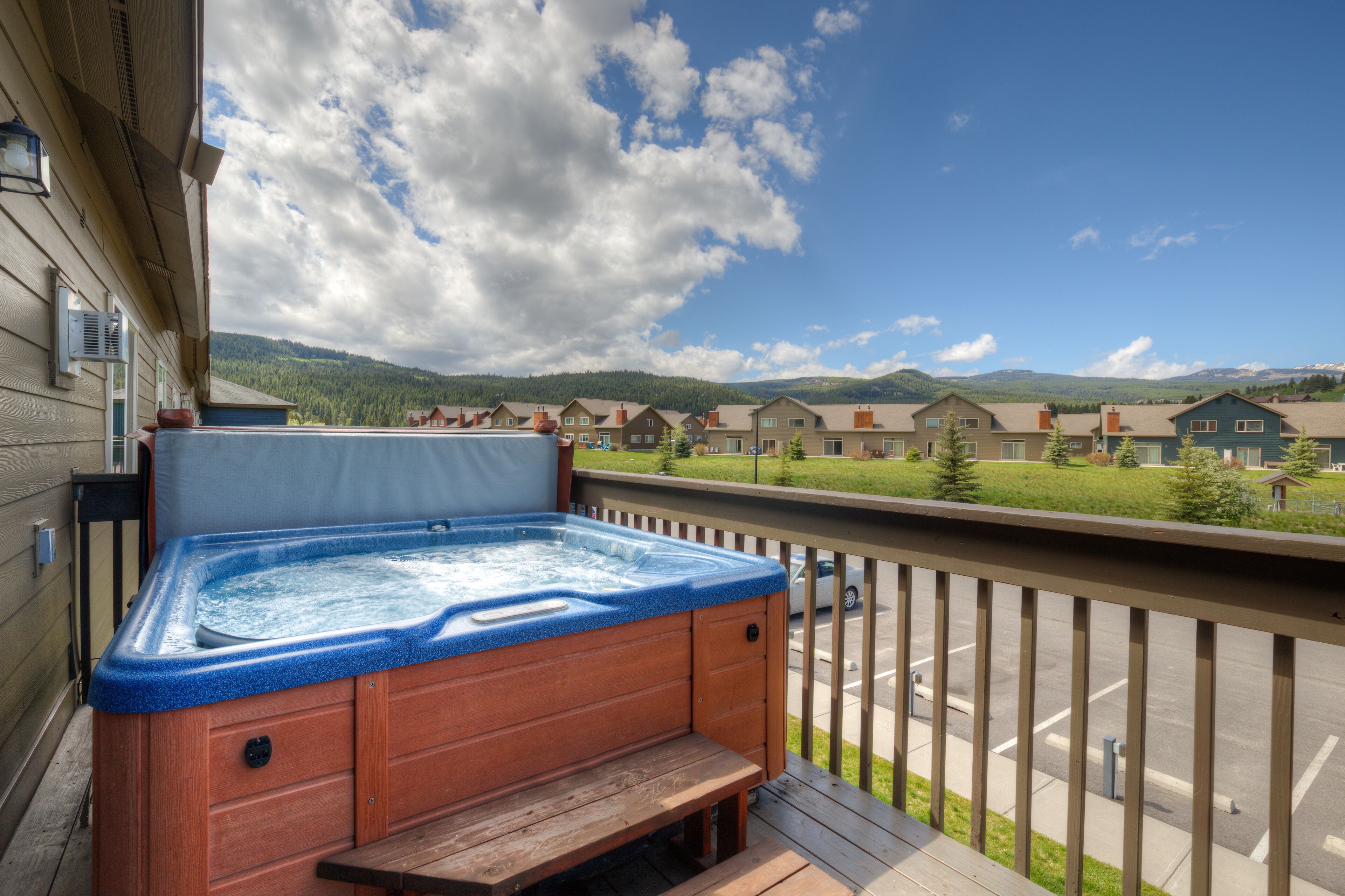 Bañera de hidromasaje al aire libre