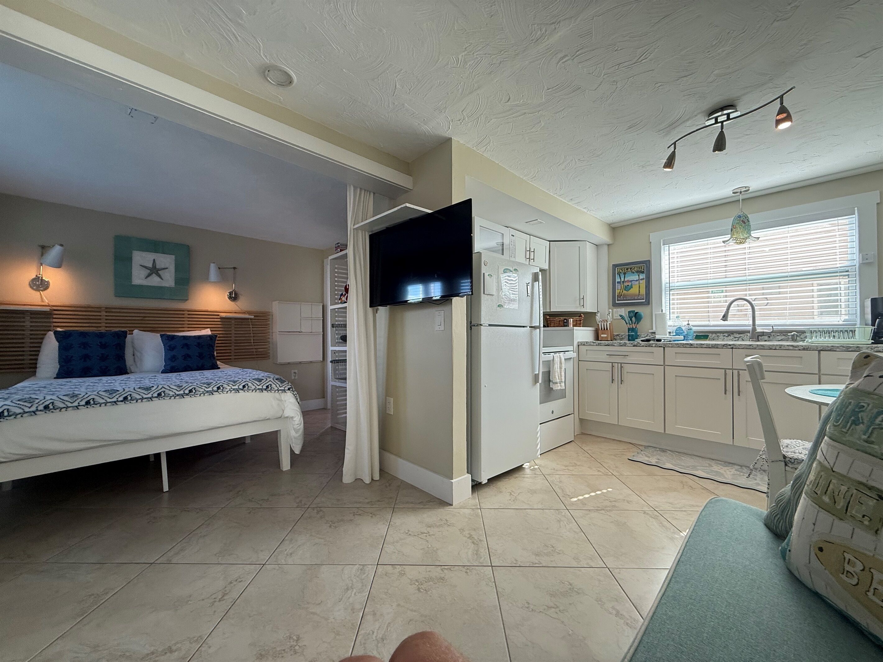 熨斗/熨衣板、旅行婴儿床、免费 WiFi、床单