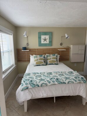 Bügeleisen/Bügelbrett, Reisekinderbett, kostenloses WLAN, Bettwäsche