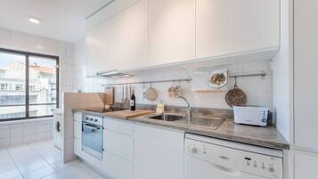 Microwave, stovetop, coffee/tea maker