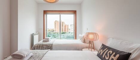 3 chambres, fer et planche à repasser, accès Internet, draps fournis