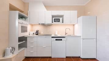 Refrigerador, horno, placa de cocina, lavavajillas