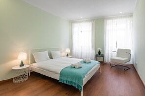 2 Schlafzimmer, Schreibtisch, Internetzugang, Bettwäsche