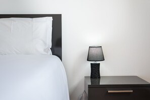 Desk, iron/ironing board, Internet, bed sheets