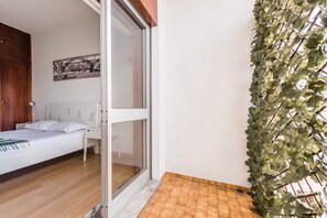 1 bedroom, desk, internet, bed sheets - GuestReady - Urban escape with a view (Porto)